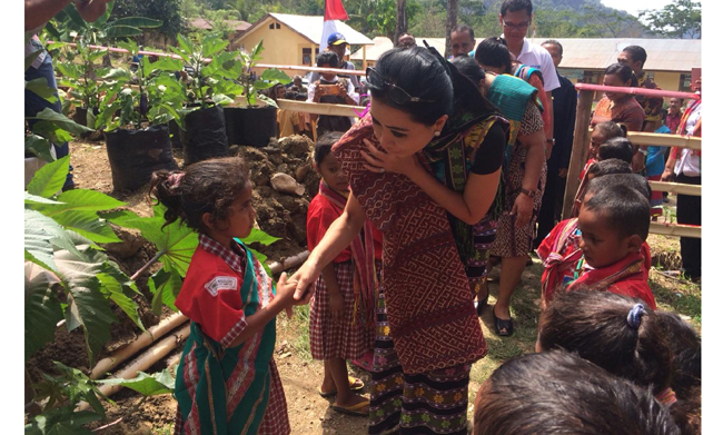 Julie Laiskodat Ungkap Makanan Favorit Sang Gubernur NTT, Ternyata Makanan Kecil Dan Asin Ini