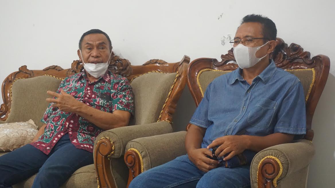 bupati-ende-djafar-achmad-kiri.jpg