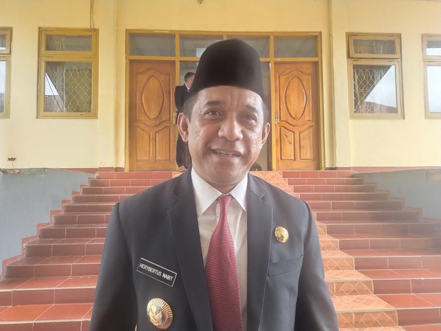 bupati-manggarai-herybertus-glnabit.jpg
