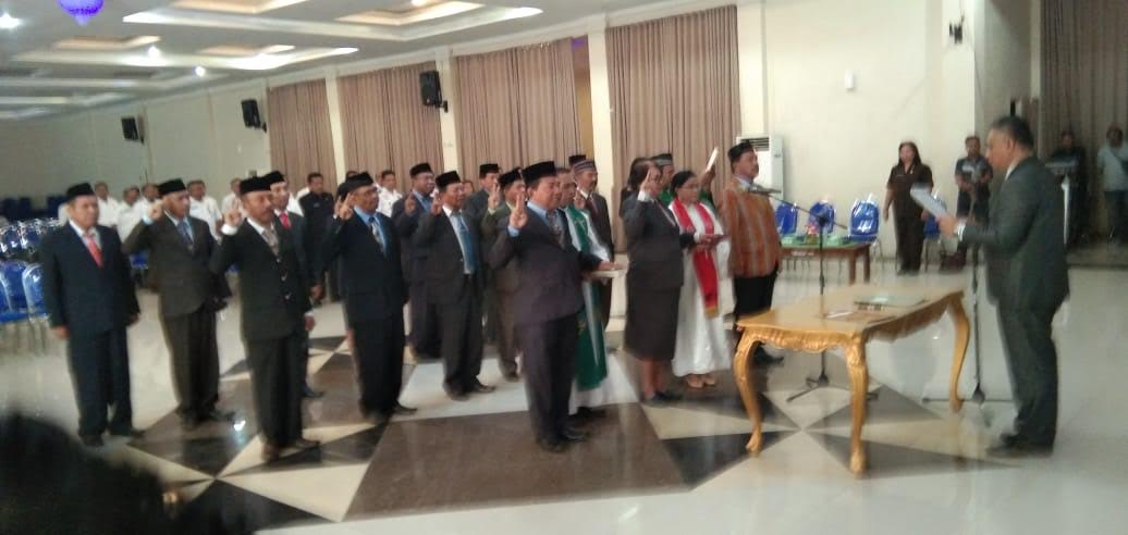 bupati-sikka-fransiskus-roberto-diogo-rabu-2472019-sore-melantik-pejabat-eselon-ii.jpg
