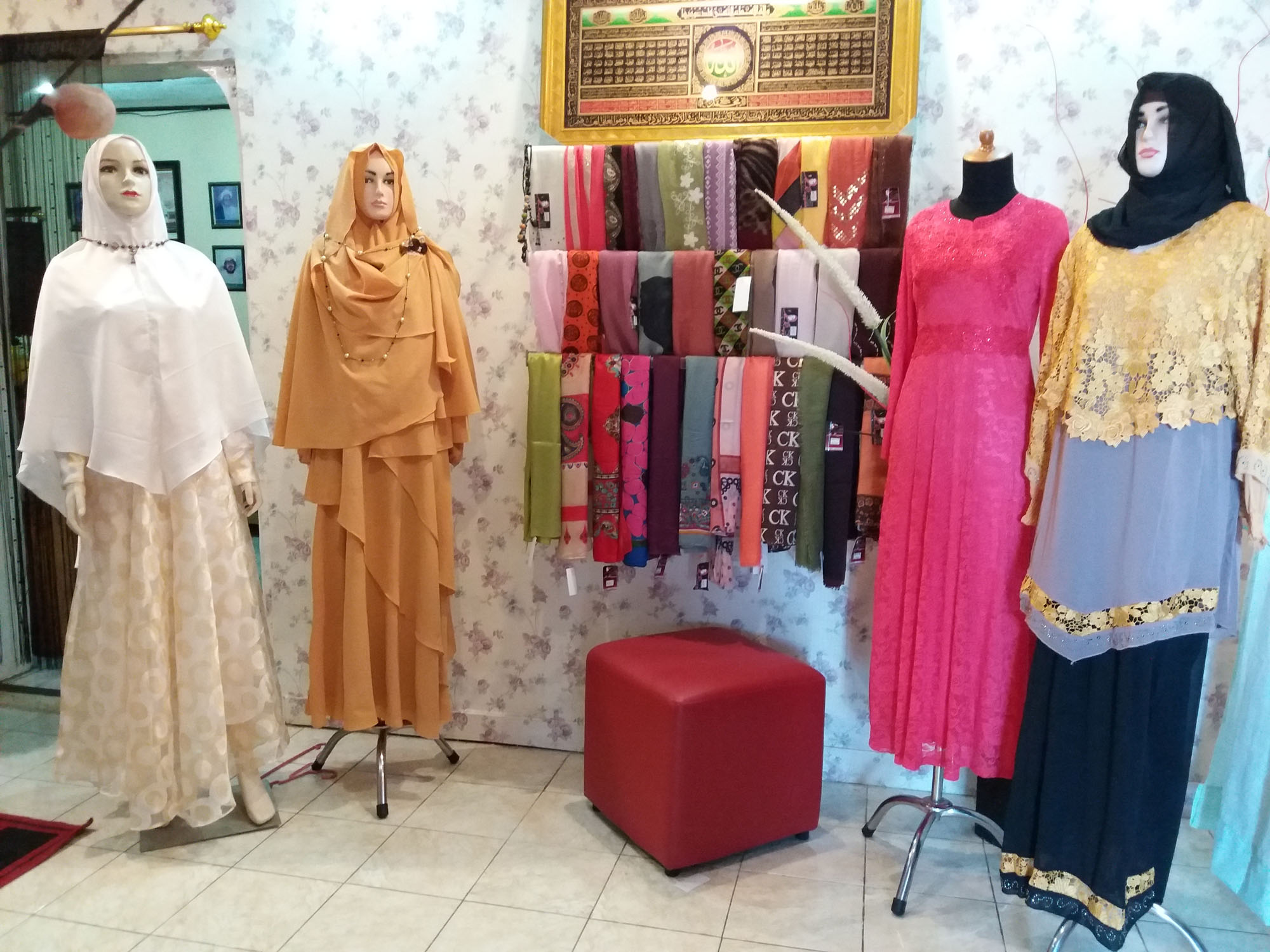 Busana Muslim Tersedia di Ar-Rayyan Kampung Solor