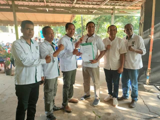Bakal Calon Bupati Sumba Barat Daya NTT Aleks Rangga Pija Daftar di PDIP dan PKB
