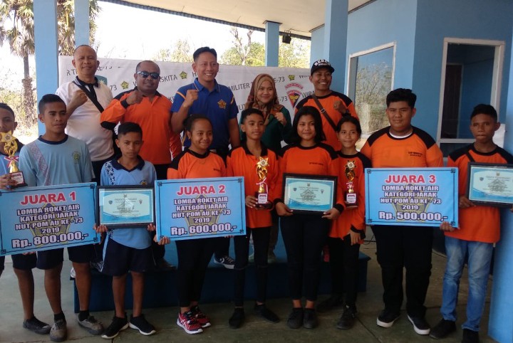 Lomba Roket Air HUT POM-AU ke-73 Lanud El Tari, SMPN 8 Juara Target, SMPN 1 Taebenu Juara Jarak