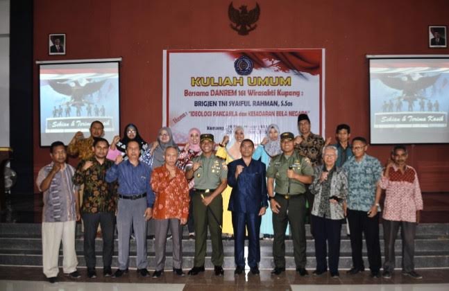 Ini Yang Diberikan Dandrem Wirasakti Saat Beri Kuliah Umum DI Universitas Muhammadiyah Kupang