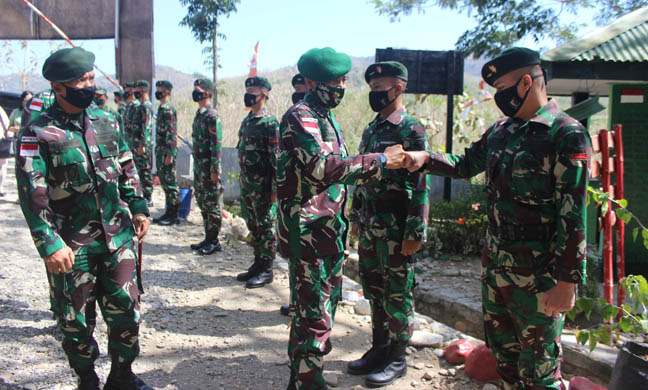 danrem-161ws-kupang-beri-semangat-buat-personel-satgas-pamtas.jpg