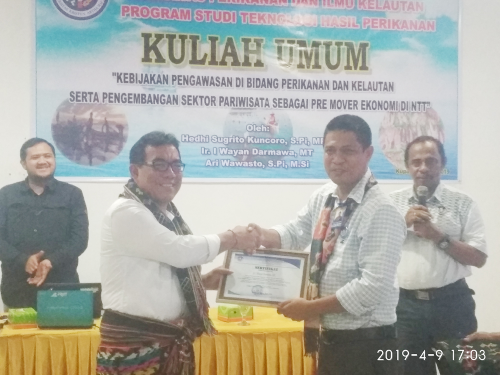 dekan-fakultas-perikanan-dan-ilmu-kelautan-ukaw-me.jpg