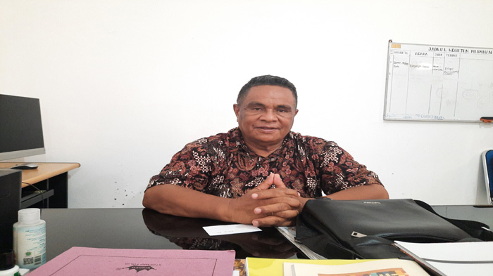 dekan-fisip-undana-kupang-marsel-neolaka-saya-kecewa.jpg