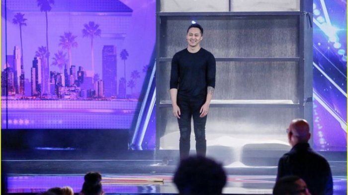 Aksi Demian Aditya Menantang Maut di America's Got Talent, Simon Cowell: Bak Indiana Jones