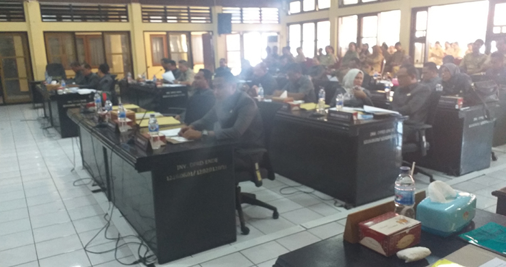 Demokrat DPRD Ende Ancam Pimpin Guru Tidak Tetap Boikot Mengajar