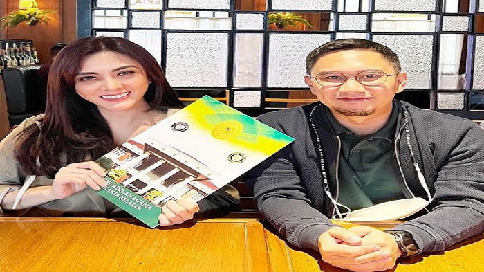 Dhena Devanka Pamer Akta Cerai, Lega Bercerai dari Jonathan Frizzy Kini Ingin Hidup Lebih Damai