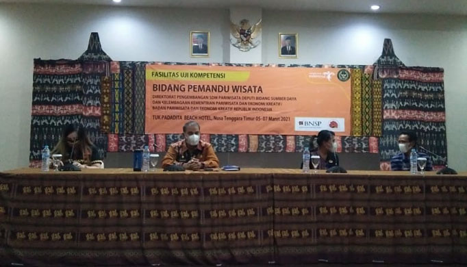 Di Sumba Timur -- 100 Orang ikut Sertifikasi Kompetensi Bidang Pariwisata