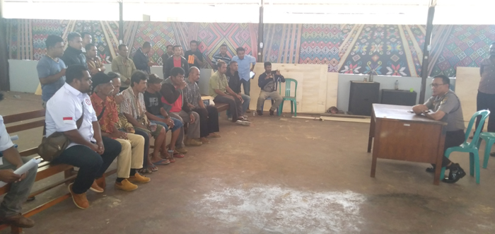 Didampingi Pospera TTS, Warga Tuasene Mengadu ke Kapolres