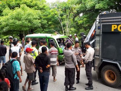 Dikendarai Sopir tanpa SIM Christiano Masuk ke Semak-semak