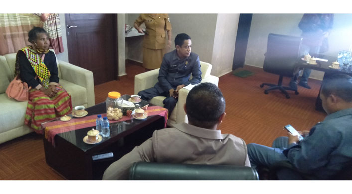 dimaki-dan-ditarik-gara-gara-tak-mau-kumpul-uang-sukarela-lodia-mengadu-ke-dprd-tts.jpg