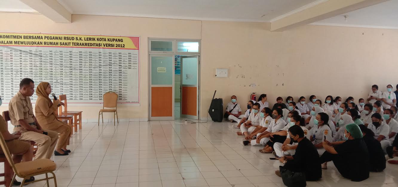 Tuntut Beberapa Hak, Para Nakes RSUD SK Lerik Kota Kupang Pasang Baliho dan Bubuhkan Tanda Tangan