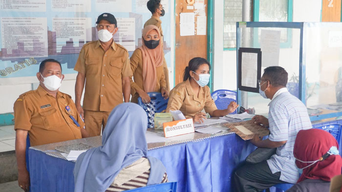 Disdukcapil Ende 'Sweeping' KTP Elektronik Langsung Lakukan Perekaman