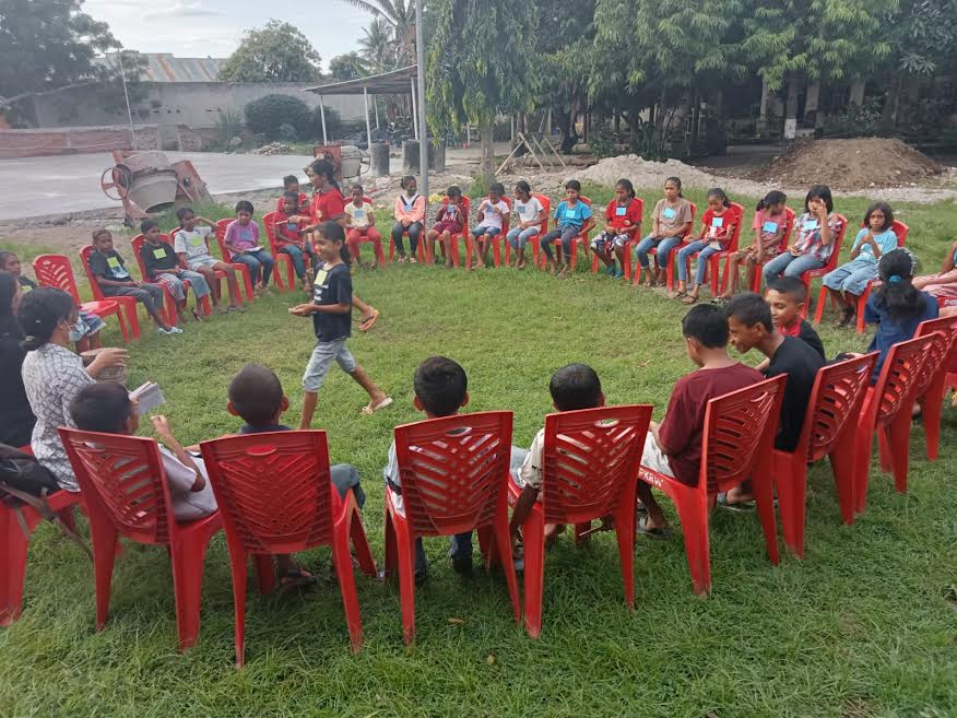 Anak Sekami di Paroki Wangatoa Lembata Belajar Manajemen Kebersihan Menstuasi