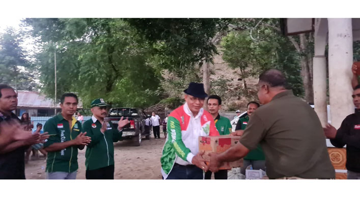 dpc-pkb-kabupaten-tts-bantu-korban-banjir-di-desa-koa-tts.jpg
