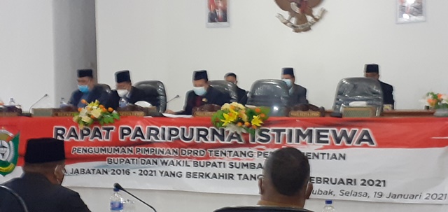 dprd-sumba-barat-drsdominggus-ratu-come-saat-m.jpg