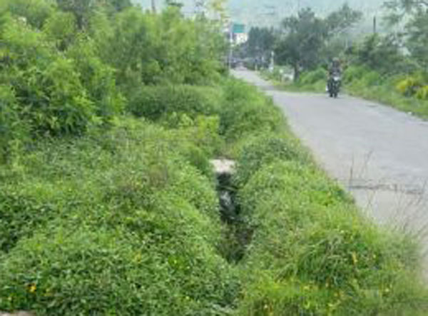 Benar Ga Sih Semua Drainase di Kota Ruteng Rusak Berat