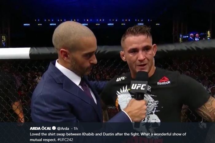dustin-poirier-bertukar-kaus-dengan-khabib.jpg