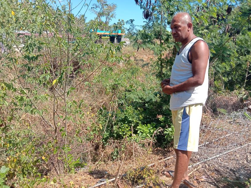 Rumah Om Pey dan Pekuburan Komak Lembata Terancam Digerus Longsor