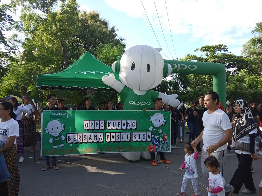 Dari Festival Sarung di Jalan El Tari Kupang NTT, Banyak Tak Bersarung
