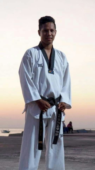 Sandang Status Pelatih di Usia Remaja