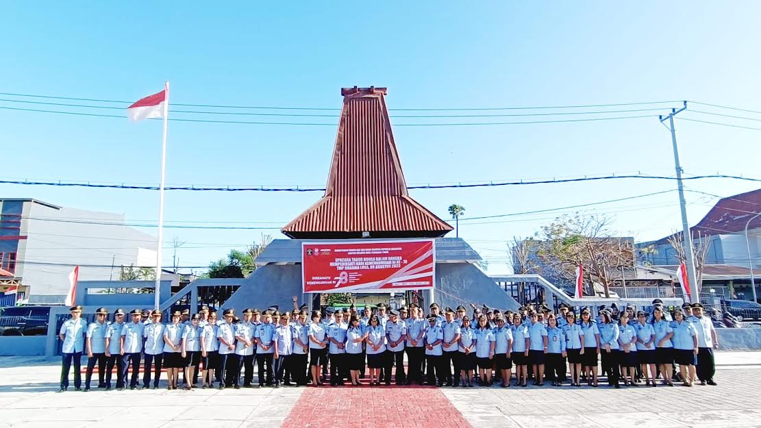 Peringati HUT Kemenkumhan, Imigrasi Kupang Penanggung Jawab Upacara Tabur Bunga di TMP Dharma Loka