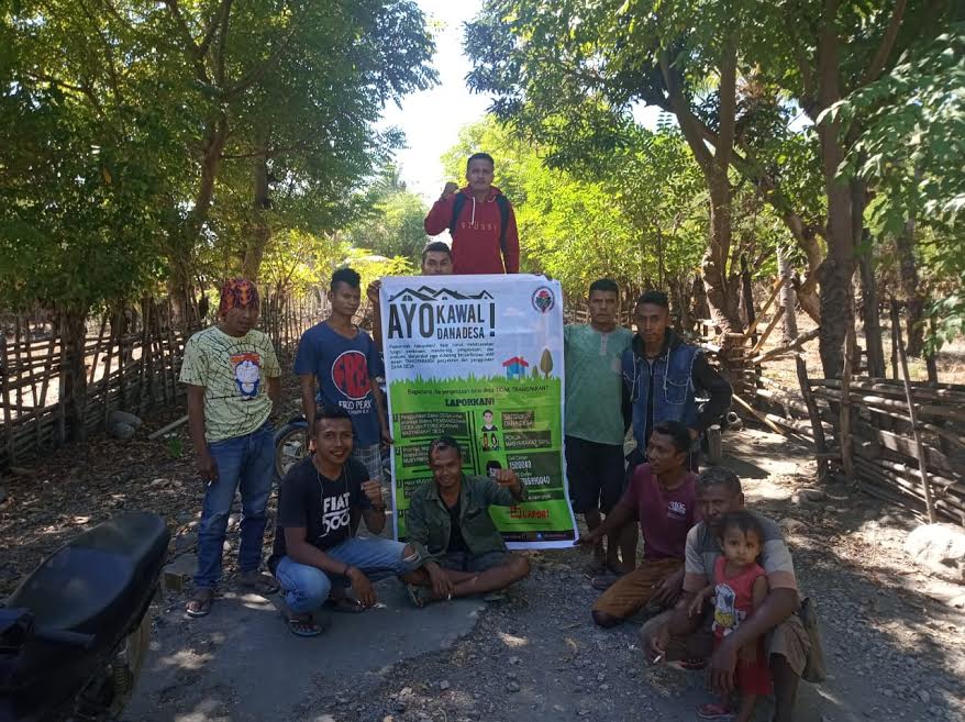 Ajak Warga Kawal Dana Desa, Pemuda di Amfoang Barat Laut Pasang Baliho di Enam Desa