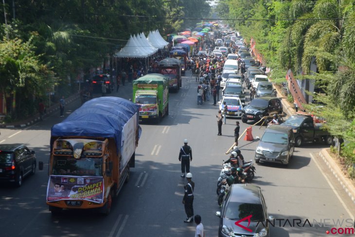 500 Truk Bantuan Berangkat dari Makassar Menuju Sulteng