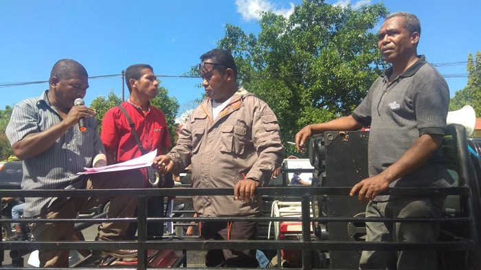 ASTAGA! Warga Geruduk Pengadilan Negeri Maumere. Begini Tuntutan Mereka