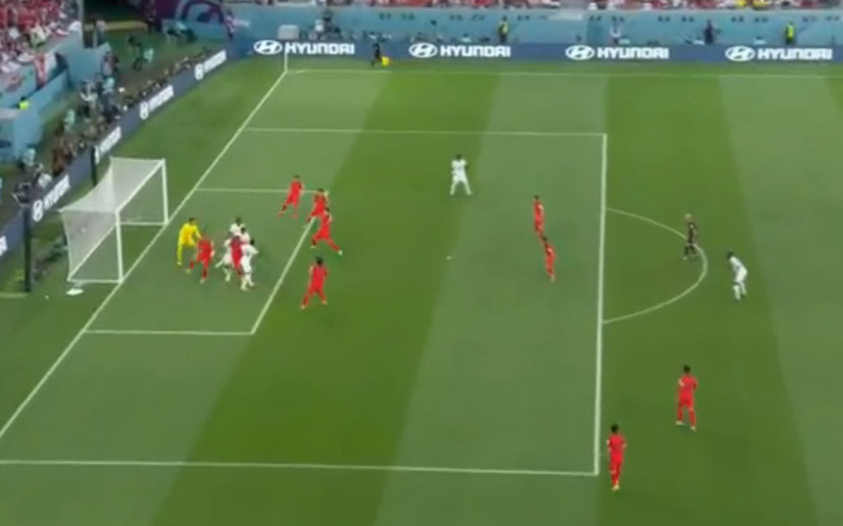 gol-timnas-ghana-yang-disumbangkan-melalui-kaki-mohammed-salisu.jpg