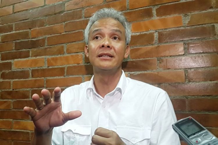 Ganjar Pranowo Kenakan Pakaian Adat Lampung Diam-Diam Calon Presiden Ini Ternyata Punya Hobi Koleksi