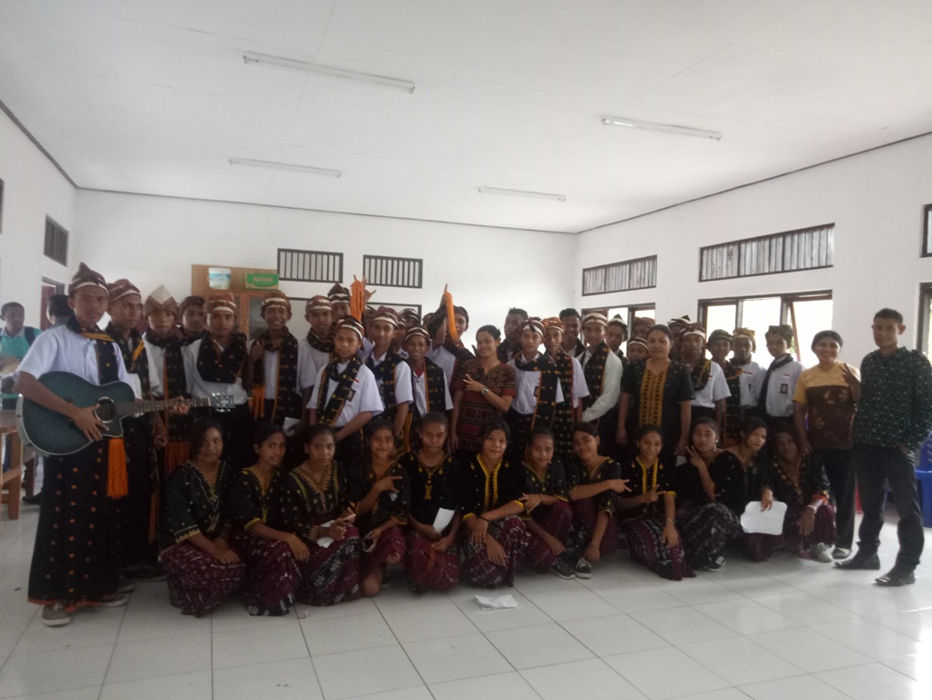 Wow! Ujian Praktek Seni dan Budaya, Siswa SMKN 1 Aesesa Gunakan Tenun
