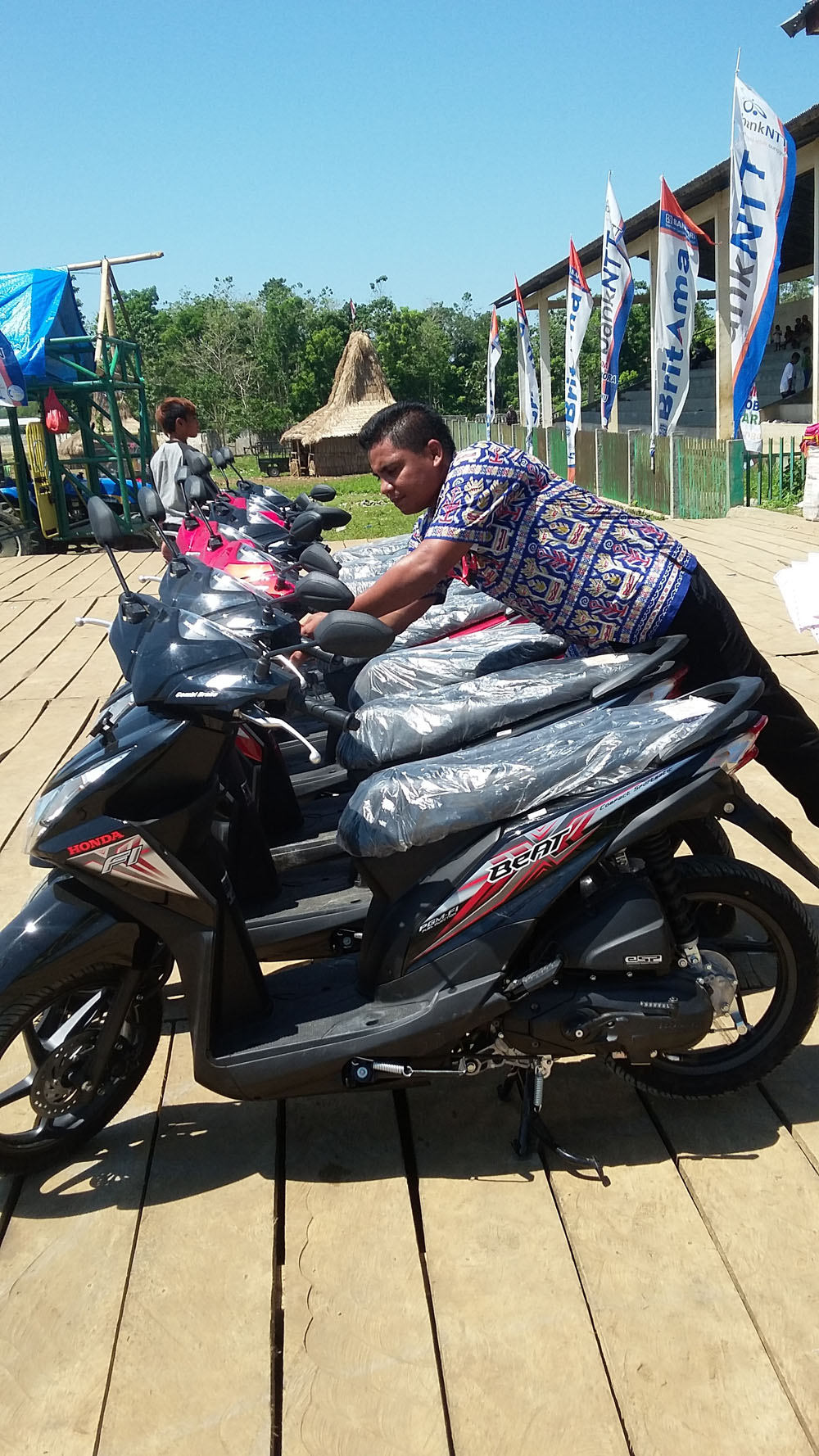 Panitia Pacuan Kuda Siapkan Hadiah 14 Buah Sepeda Motor