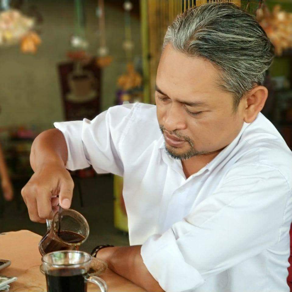 Tembus 100 Ribu, Pemred Pos Kupang, Hasyim Ashari: Terimakasi Banyak Para Subscriber