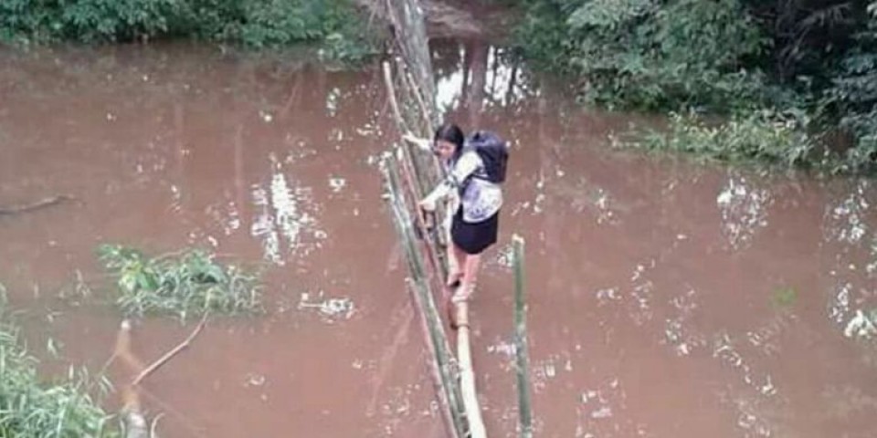 Bu Lusia ini Baru Guru Contoh yang Patut Diberi Julukan Pelita dan Pahlawan Tanpa tanda Jasa