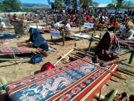 DPRD NTT Desak Pemprof NTT Telusuri Dugaan Penjiplakan Motif Sumba