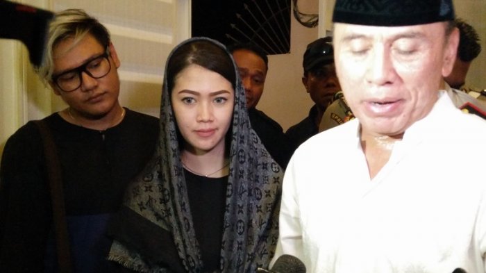 istri-almarhum-dodi-triono-elsya-agnesya-kalangi-19_20170103_120548.jpg