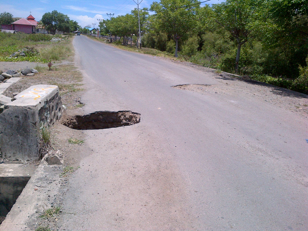 Banyak Jalan Provinsi Rusak, Kota dan Kabupaten Sulit Intervensi