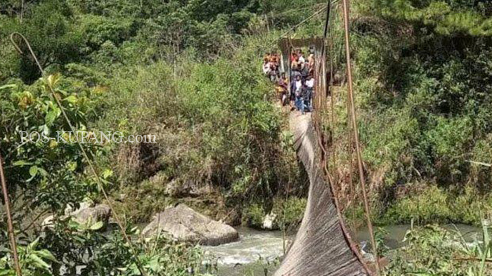 Rombongan Pesta di Toraja Jatuh ke Sungai Saat Jembatan Gantung Putus, Dua Hilang Termasuk Bayi