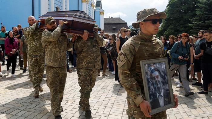jenazah-aktivis-Ukraina-Roman-Ratyshnyi-24.jpg