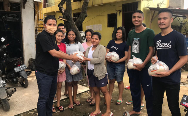 Juventus Gandeng DPP IMM Bagi Sembako Untuk Mahasiswa Maumere di Jakarta