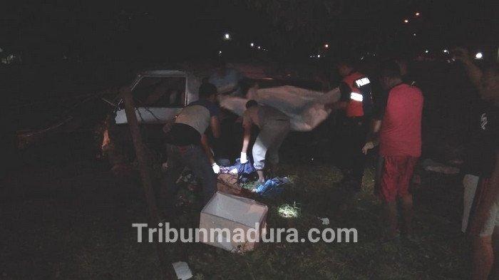 KA Tabrak Minibus, 5 Orang Meninggal Dunia