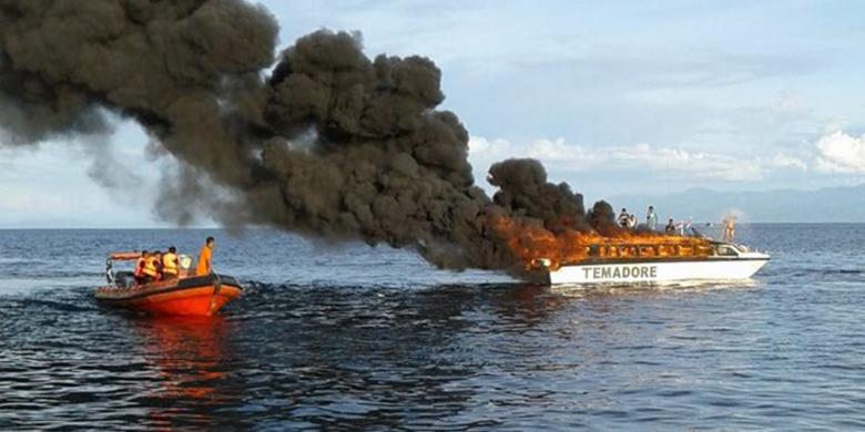 Seluruh Penumpang Kapal Cepat Temadore Ternate yang Terbakar Selamat