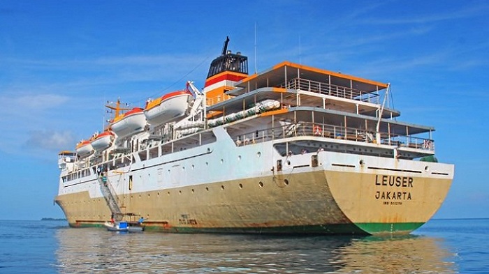 kapal-penumpang-km-leuser.jpg