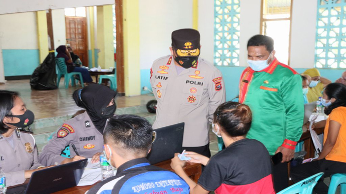 kapolda-ntt-apresiasi-capaian-vaksinasi-di-kabupaten-manggarai-barat.jpg