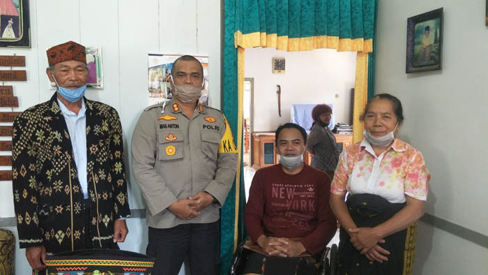 kapolres-mas-anton-bersilahturami-dengan-tarsisius-eri-hardy-korban-peluru-nyasar-tahun-2000.jpg