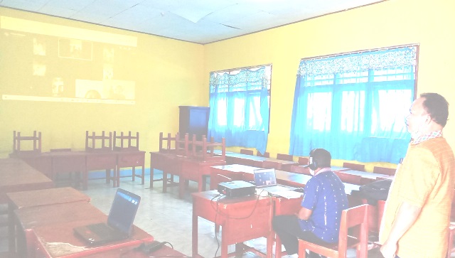 SMPN 4 Langke Rembong Gunakan Aplikasi Messenger WatsApp Group Untuk KBM Secara Virtual Meeting